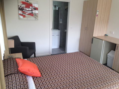 Beachcomber Motel & Apartments - Phillip Island Accommodation 24