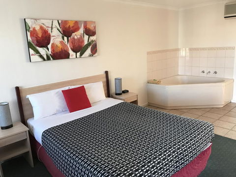 Beachcomber Motel & Apartments - Phillip Island Accommodation 0