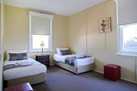Amaroo Park - Phillip Island Accommodation 5
