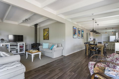 Blairgowrie Bella - Light Filled Home With Great Deck - Phillip Island Accommodation 2