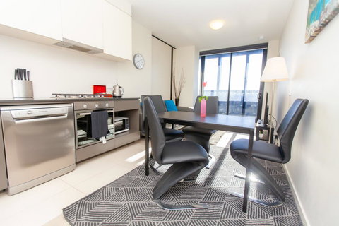 Melbourne SkyHigh Apartments - Phillip Island Accommodation 8