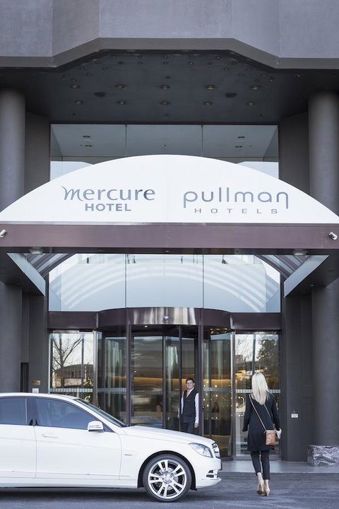 Mercure Melbourne Albert Park - Phillip Island Accommodation 1