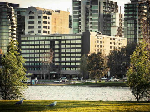 Mercure Melbourne Albert Park - Phillip Island Accommodation 0