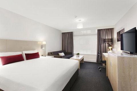 Mercure Melbourne Albert Park - Phillip Island Accommodation 10
