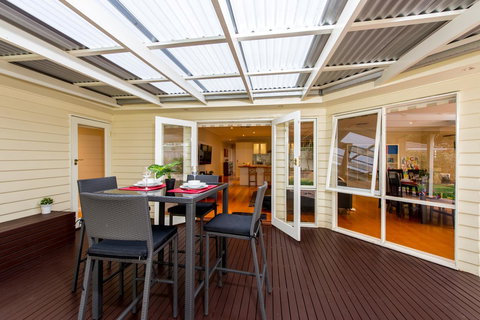 Lovely 5BR Full House In Glen Waverley, Walk To Train, Bus & Shops - Phillip Island Accommodation 13