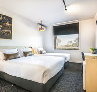 Nightcap at The Cheeky Squire - Phillip Island Accommodation