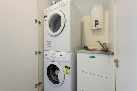 Amazing Accommodations: Vogue - Phillip Island Accommodation 25