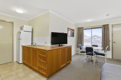 Comfort Inn Warrnambool International - Phillip Island Accommodation 31
