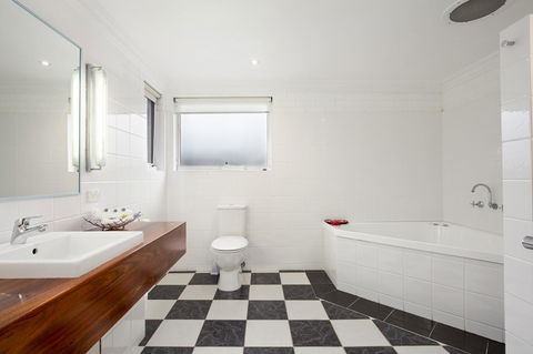 The International Motel Apollo Bay - Phillip Island Accommodation 17