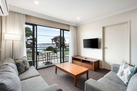 Quality Hotel Bayside Geelong - Phillip Island Accommodation 1