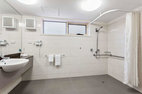 Quality Hotel Bayside Geelong - Phillip Island Accommodation 13