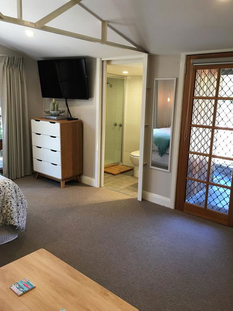 The Cosy Bungalow - Phillip Island Accommodation 3