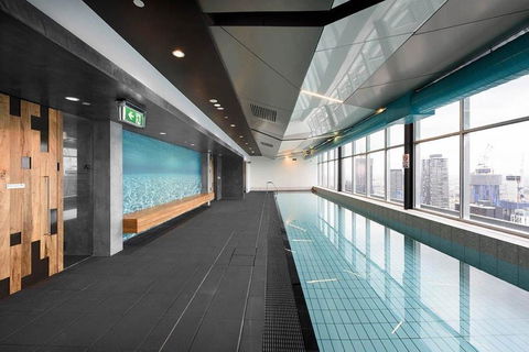 Auguste, Melbourne CBD Private Accommodation With Parking - Phillip Island Accommodation 3