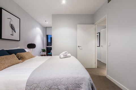 Auguste, Melbourne CBD Private Accommodation With Parking - Phillip Island Accommodation 7