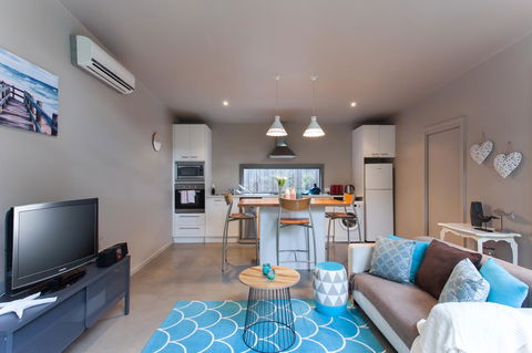 The Love Shack - Romantic Bungalow - Phillip Island Accommodation 2