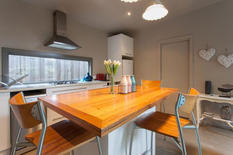 The Love Shack - Romantic Bungalow - Phillip Island Accommodation 4