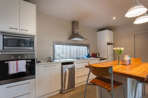 The Love Shack - Romantic Bungalow - Phillip Island Accommodation 5