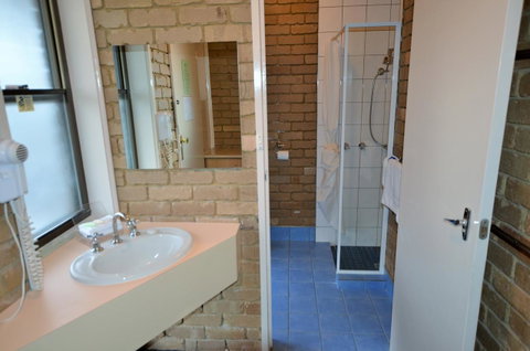 Tropicana Motor Inn - Phillip Island Accommodation 11