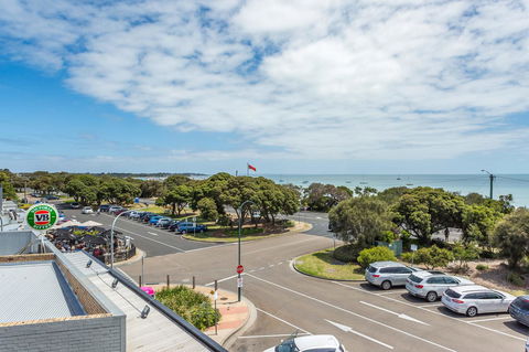 Blairgowrie Apartment 1 - On The Beach - Phillip Island Accommodation 7
