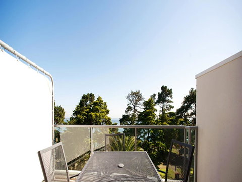 The Waves Apartments - Phillip Island Accommodation 3