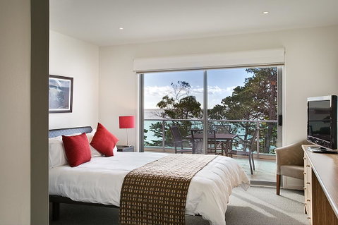 The Waves Apartments - Phillip Island Accommodation 0