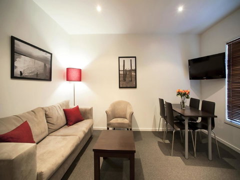 The Waves Apartments - Phillip Island Accommodation 6