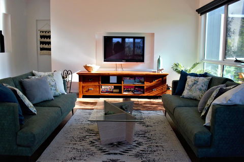 Tamara Temptation - Phillip Island Accommodation 9
