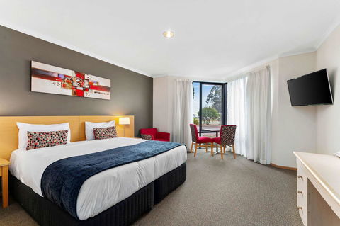 Quality Inn & Suites Traralgon - Phillip Island Accommodation 3
