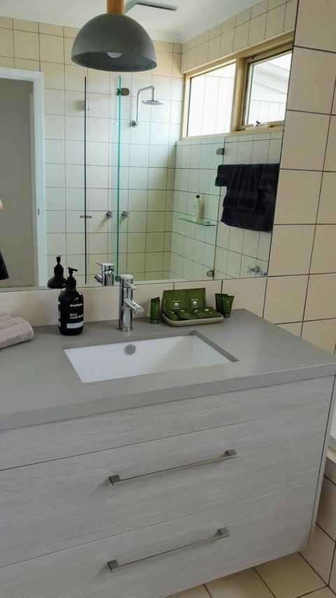 Number 9 Leisure Stay - Phillip Island Accommodation 13