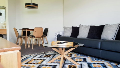 Number 9 Leisure Stay - Phillip Island Accommodation 3