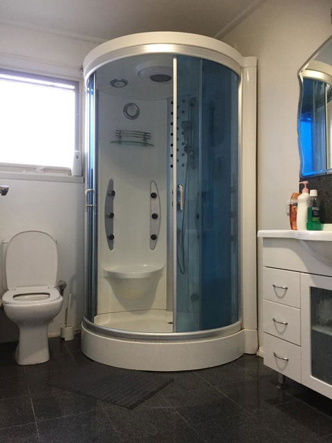 Doncaster Westfield Home Stay - Phillip Island Accommodation 40