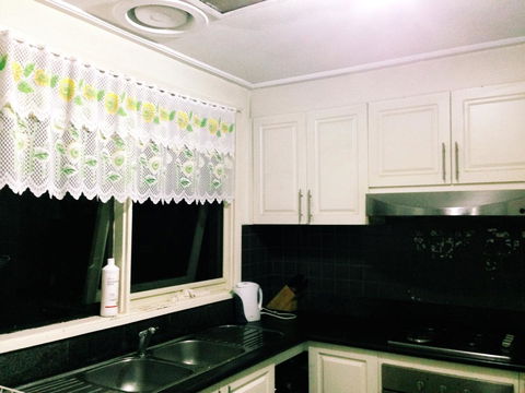 Doncaster Westfield Home Stay - Phillip Island Accommodation 10