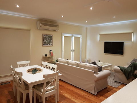 Healesville House - Fig Tree House - Phillip Island Accommodation 8