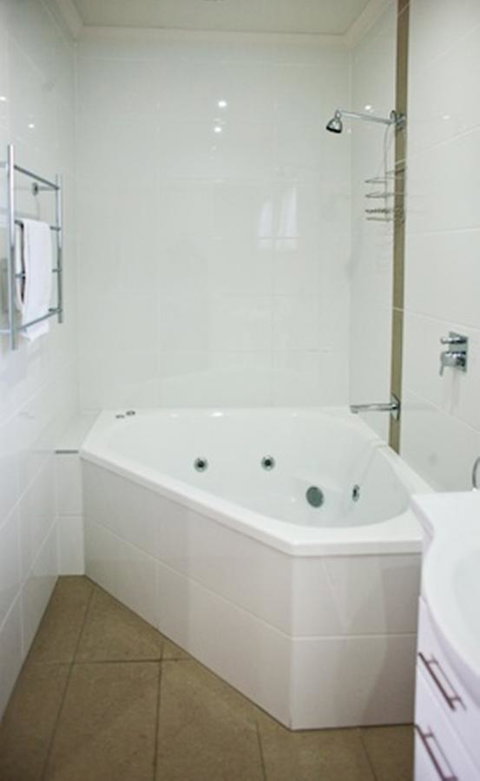 Coachman Motel And Holiday Units - Phillip Island Accommodation 3