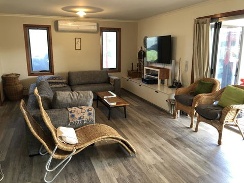 Beautiful, Cosy And Quiet - Phillip Island Accommodation 3