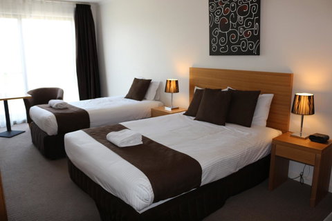 Bairnsdale International - Phillip Island Accommodation 28