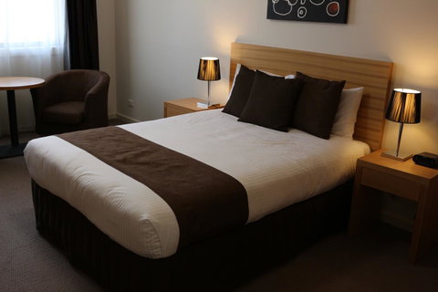 Bairnsdale International - Phillip Island Accommodation 22