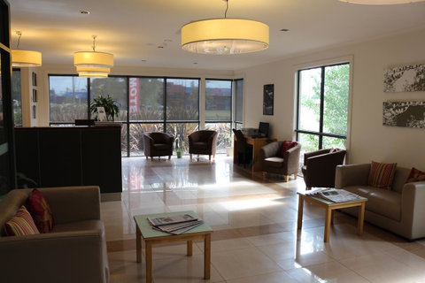Bairnsdale International - Phillip Island Accommodation 20