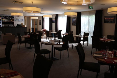 Bairnsdale International - Phillip Island Accommodation 16