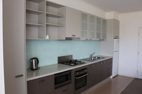 Bairnsdale International - Phillip Island Accommodation 5