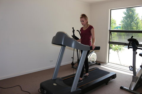 Bairnsdale International - Phillip Island Accommodation 6