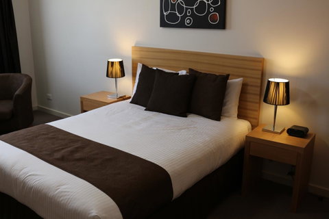 Bairnsdale International - Phillip Island Accommodation 35