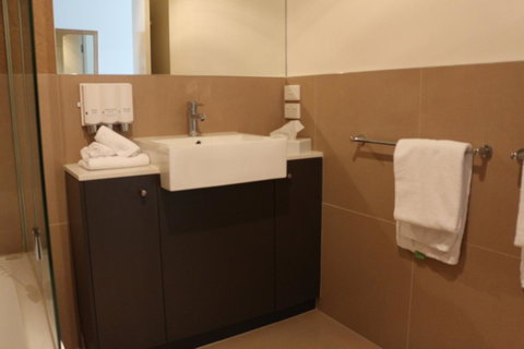 Bairnsdale International - Phillip Island Accommodation 24