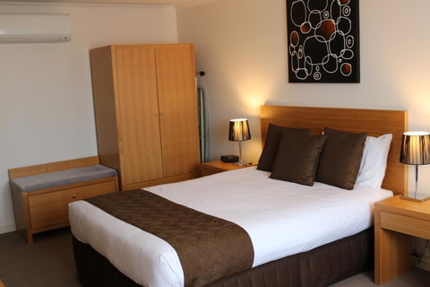 Bairnsdale International - Phillip Island Accommodation 14