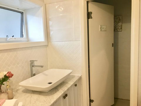 The Wheelhouse - 2BR Waterfront Apt In Town - Phillip Island Accommodation 12