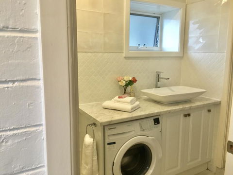 The Wheelhouse - 2BR Waterfront Apt In Town - Phillip Island Accommodation 13