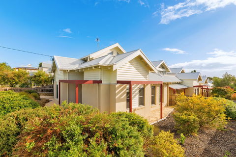 Beach Belle - Phillip Island Accommodation 1