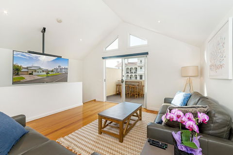 Beach Belle - Phillip Island Accommodation 0