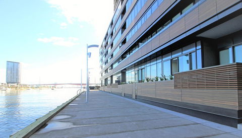 Auzzie Apartments Docklands, Melbourne - Phillip Island Accommodation 0