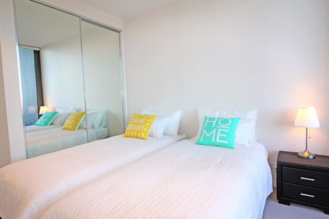 Auzzie Apartments Docklands, Melbourne - Phillip Island Accommodation 11